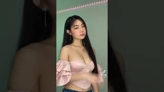 beautiful teen smile and downblouse 