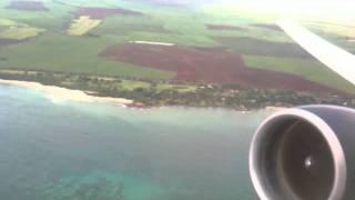 United Airlines Boeing 777-200 POWERFUL Takeoff Maui, Hawaii