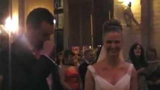 Novia sorprende a Novio en plena boda con la canción Quiéreme de Nuria Fergó-Con Subtítulos!