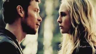 ► Vampire's Kiss - { Klaus & Caroline }