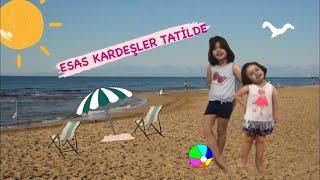 Esas Kardeşler Tatilde