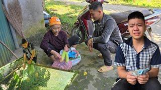 The Orphan Boy -Stretching a fishing net under the stream,the old lady went everywhere to find Thanh