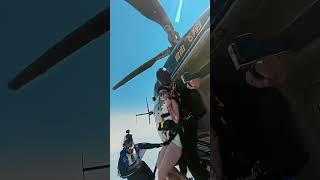 The perspective of the boyfriend in the air, Tah skydiving, gogogo, Tah skydiving, you always ha