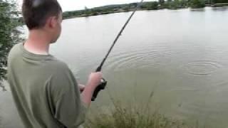 ANGLER'S MAIL REPORTER SPIES AMAZING FISHING ACTION!!