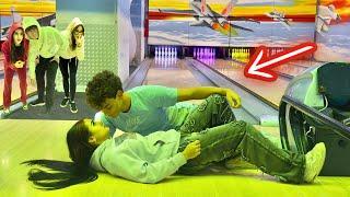 IL MIO RAGAZZO MI HA TRADITO al BOWLING CON GAIA ASH!! - by Charlotte M.