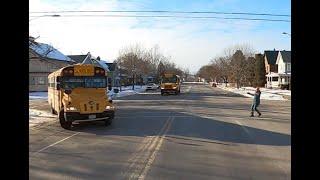 Mom vs. School Busses (360° Time-lapse)