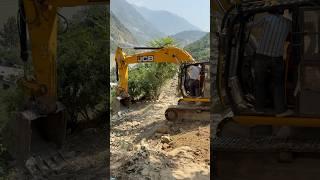 OMG!! Very dangerous steep cutting #ytshorts #shorts #youtubeshorts #jcbmachine #viralshorts