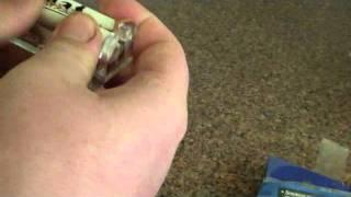 how to use a zig zag cigarette roller