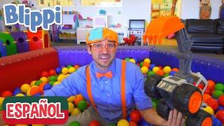 Blippi visita un patio de juegos (Fidgets Indoor Playground) | Videos de vehículos para niños