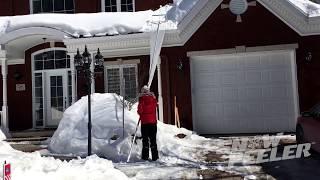 La pelle à toiture SnowPeeler assemblée par une fille de 15 ans