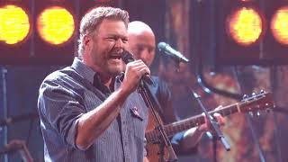 Blake Shelton – “Stay Country or Die Tryin’” [2025 American Music Awards]