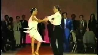 Karina Smirnoff and Louis Van Amstel Cha Cha