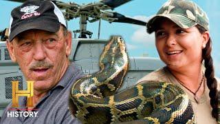 Pickle is TERRIFIED of This Helicopter! | Swamp People: Serpent Invasion (S5)