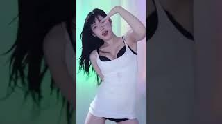 Twitch 韓國妹子 （golaniyuleo） #dance