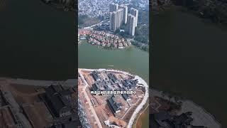 广东一老板的中式四合院，占据大半个湖泊，比一个别墅区都要大上许多#四合院 #无人机航拍