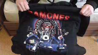 распоковка с позитиф болохон  ramones значёк sex pistols sid vicious exploited