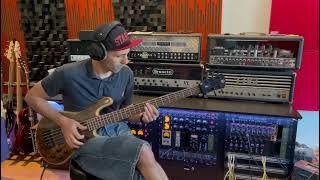 Recording "Pray Fanatic" crazy bass slap for Scarlean At Studio Artmusic - Spector Legend Classic 5