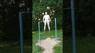 топ 3 лёгких элементов на турнике для новичков  #shorts #workout #воркаут #пепя