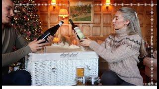 FESTIVE HAMPER UNBOXING & FRIENDS ARRIVE FOR CHRISTMAS // Vlogmas 11 // Christmas in the Cotswolds