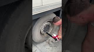 Проблемы на дороге или просто наварка дальнобойщики #shorts #truck #problem #diy