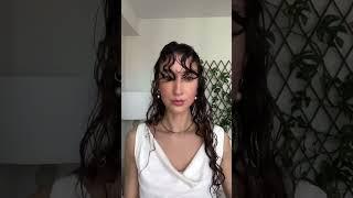 Choose Your Style: Scrunch vs. Brush Hair Styling
