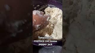Ingredientes , Maseca , consomé , saborin,sal mantequilla, pepper jack queso, espinacas, tusas , 