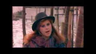 Kirsty MacColl - A New England