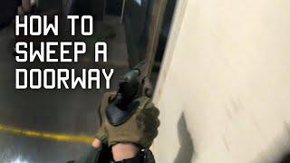 How to Sweep a Doorway | Israeli Special Forces Operator | Tactical Rifleman