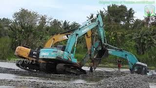 FULL Excavator Stuck ! Will This Excavator Out From The River?