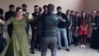 Чеченец классно танцует