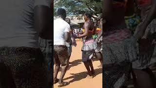 Dingi dingi Acholi dance