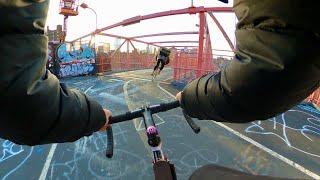 FIXED GEAR | POV MORNING BIKE COMMUTING OVER THE WILLIAMSBURG BRIDGE with SKIDD CRAZY