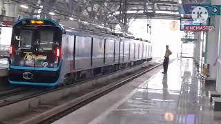 Pune Metro departing Vanaz for trial run towards Ruby Hall Clinic