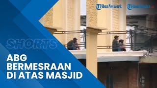 Detik-detik Sepasang ABG Terekam Sedang Bermesraan, Warganet Menyayangkan Perbuatan Mereka
