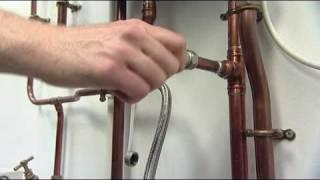 How to Repressurise a Heating System with an External Filling Hose | Worcester Bosch