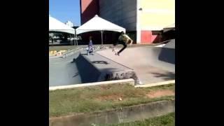 Daniel (Grilo) varando mini ramp