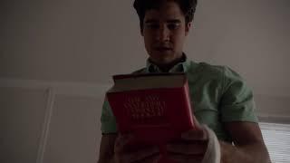 American Crime Story Andrew and his mom move out of their house scene