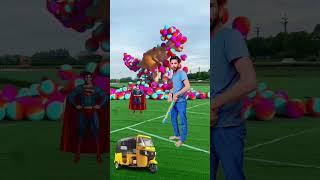The mascot vibrato assistant placed onthe football field is popular, co-produced, creative new spe