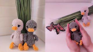 One-piece crochet keychain - gosling in 15 minutes, Crochet tutorial gosling crocheted from plush.