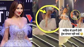 Shocking! Mahira Sharma fall down from the Stage &seriously got Injured | Mahira Sharma oops moment