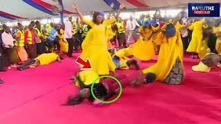 HAPA BADO NI ROHO ANANENA. This is Apostle Peter Manyuru.