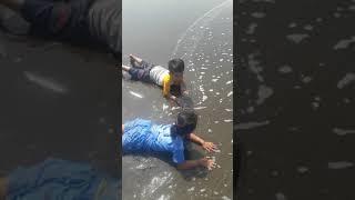 Mandi laut teluk penyu