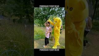 Cute girl on NN Parl #teddyinpublic #funnyteddybear #teddyboy #comedy #crazyteddybear #teddybear