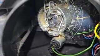 How to remove and replace headlight bulb on Iveco Daily  2016‍