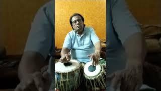 Pt.Sanjay Mukherjee played a self composed kaida in Madhya laya teen-taal 16 beats