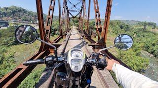 UJI NYALI MENYEBRANGI JEMBATAN KERETA DENGAN MOTOR !