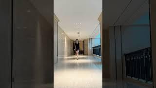走路带风的极品小姐姐