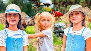 FUN adventures for KIDS at the ZOO. The girls are having fun and watching animals with their friends