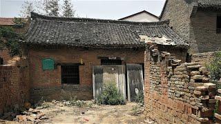 Two brothers returned to their hometown to renovate their grandfather's ancestral home.