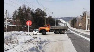 «Урал» смял легковушку в Бурятии